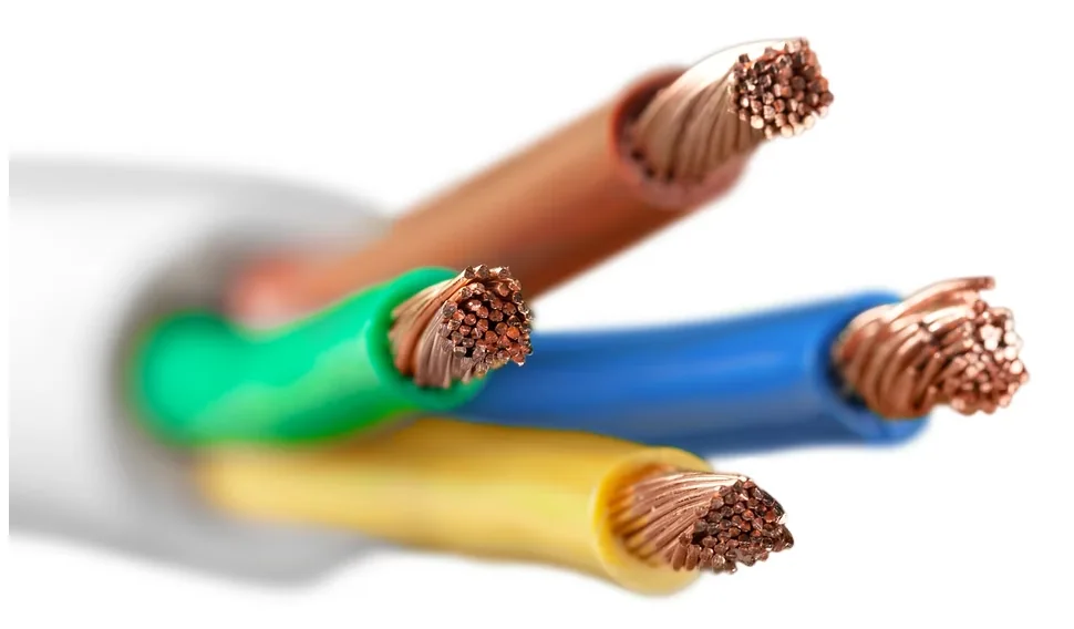 Cable cores with exposed stranded copper conductors